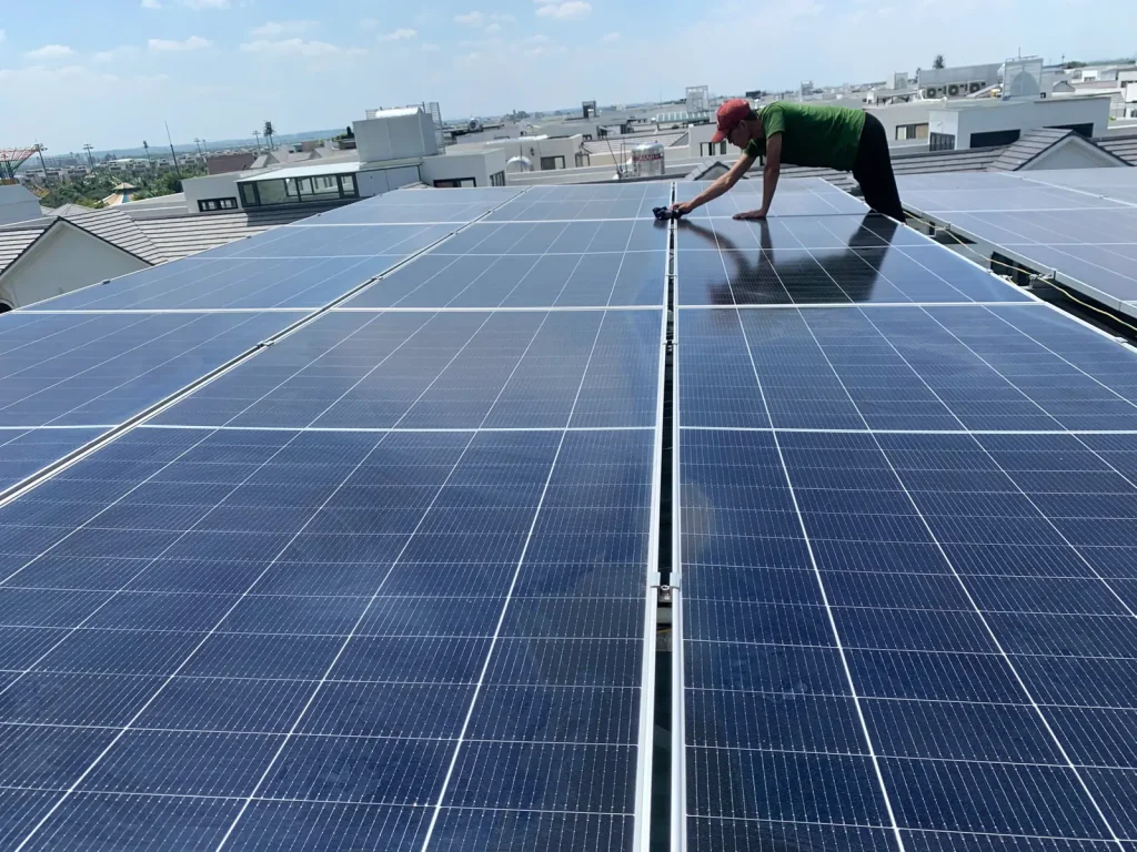 Hoàn thiện điện mặt trời áp mái nhà dân Quận 9