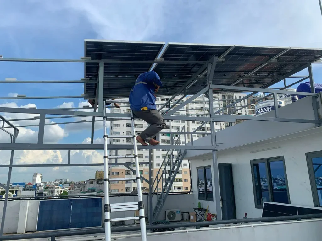 Dàn pin điện mặt trời hybrid văn phòng TP.HCM